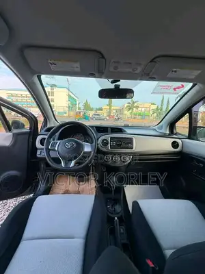 Toyota Yaris 2015 Gray