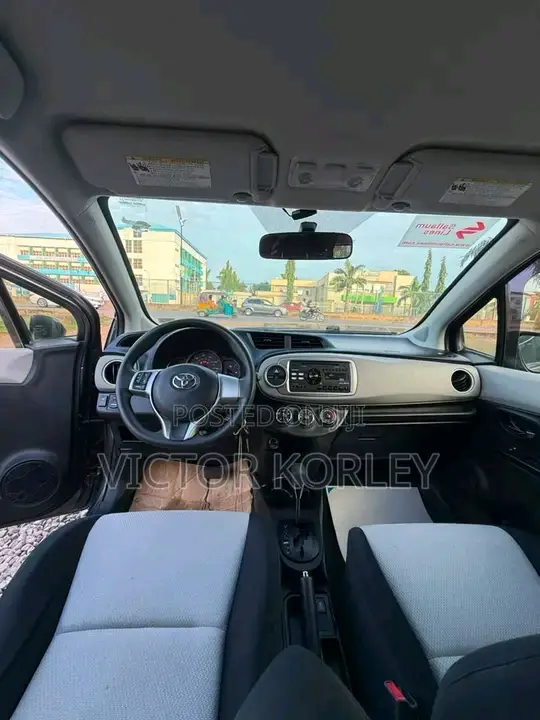 Toyota Yaris 2015 Gray