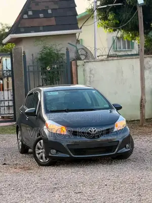 Toyota Yaris 2015 Gray