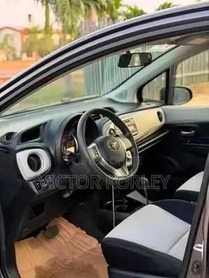 Toyota Yaris 2015 Gray