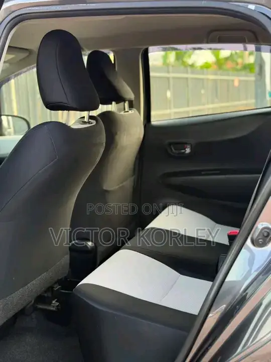 Toyota Yaris 2015 Gray