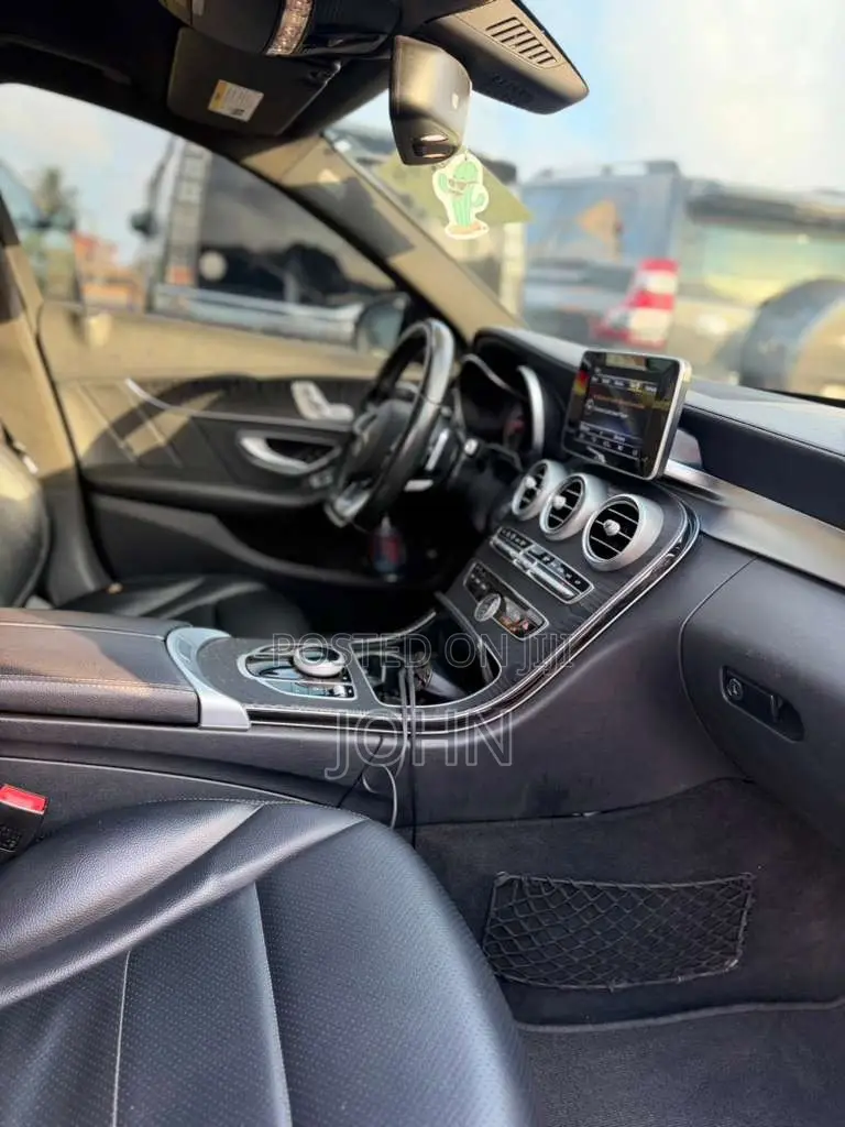 Mercedes-Benz C300 Base 4Matic Sedan AWD (2.0L 4cyl 7A) 2017 Gray