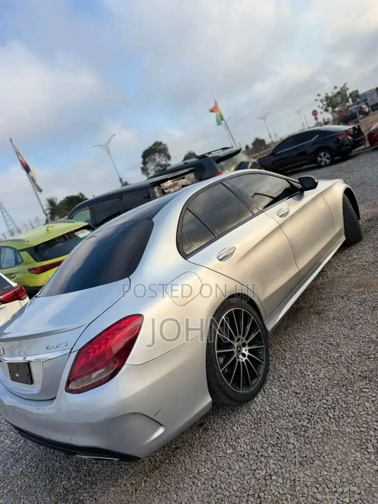Mercedes-Benz C300 Base 4Matic Sedan AWD (2.0L 4cyl 7A) 2017 Gray