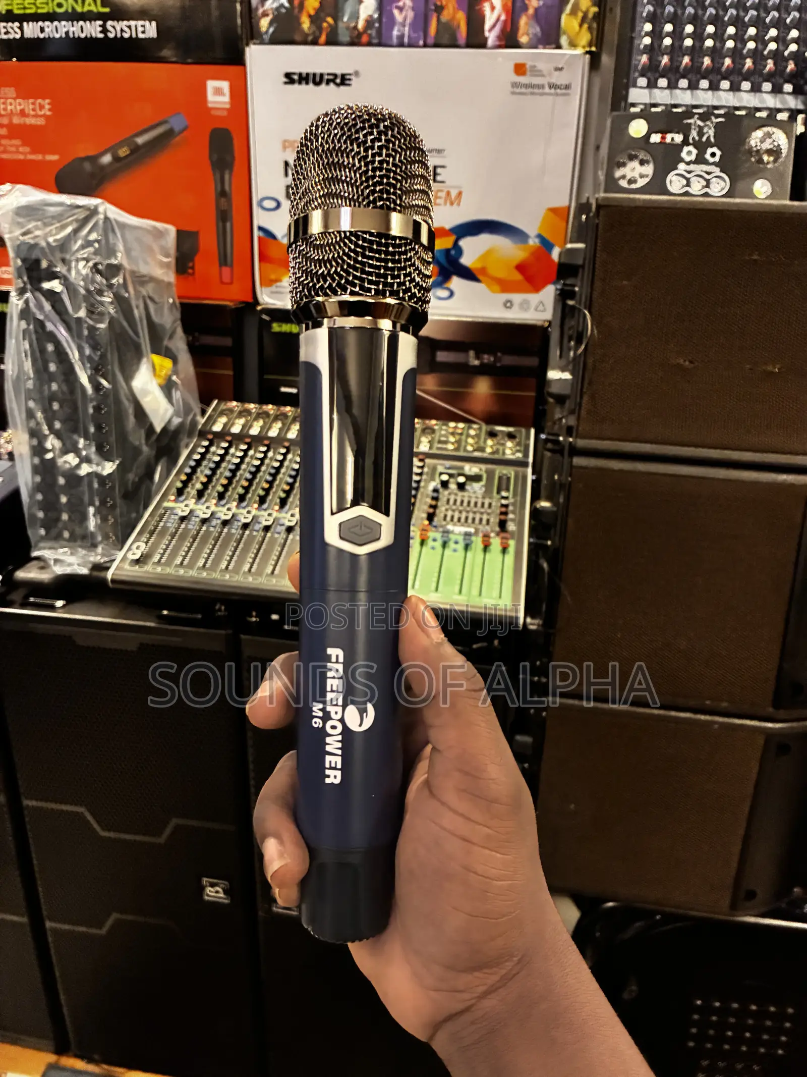 Free Power Wireless Microphone