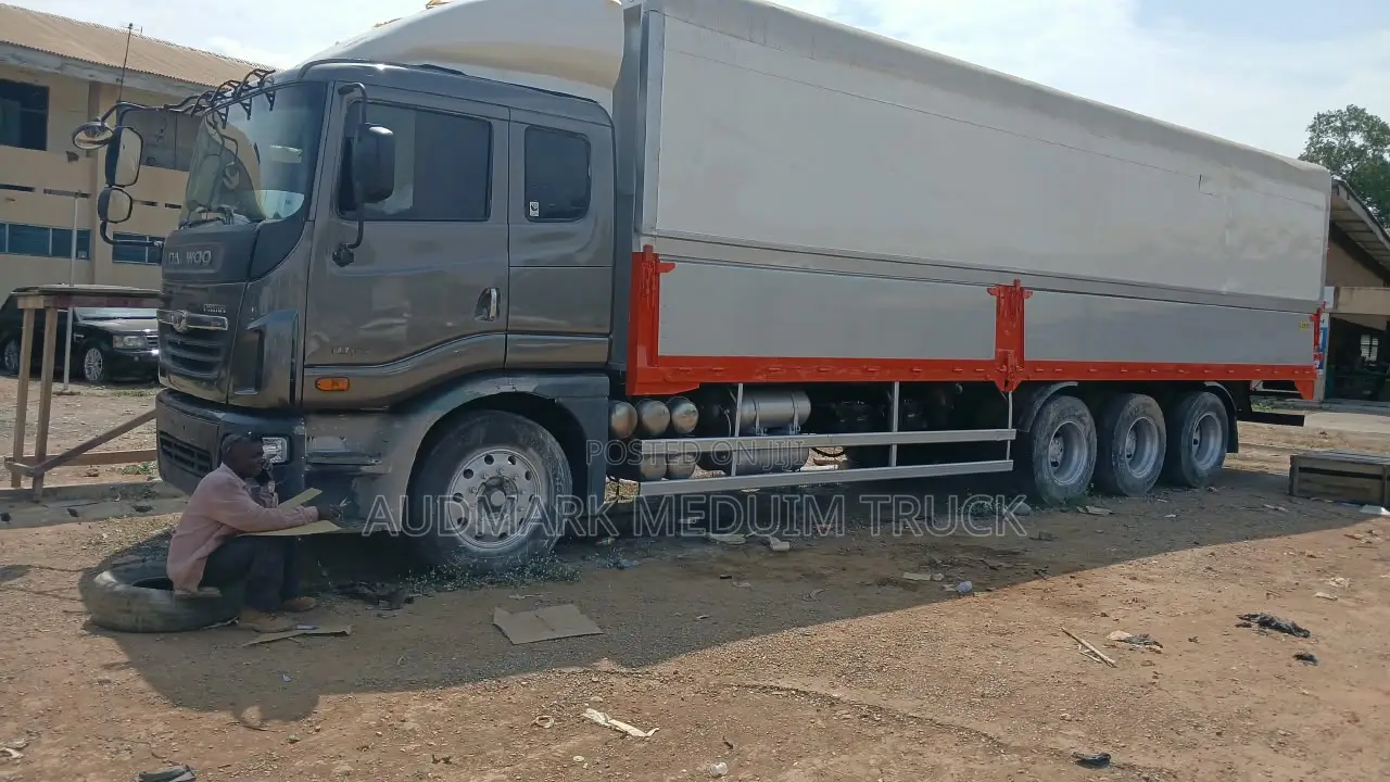 Semi-Trailer