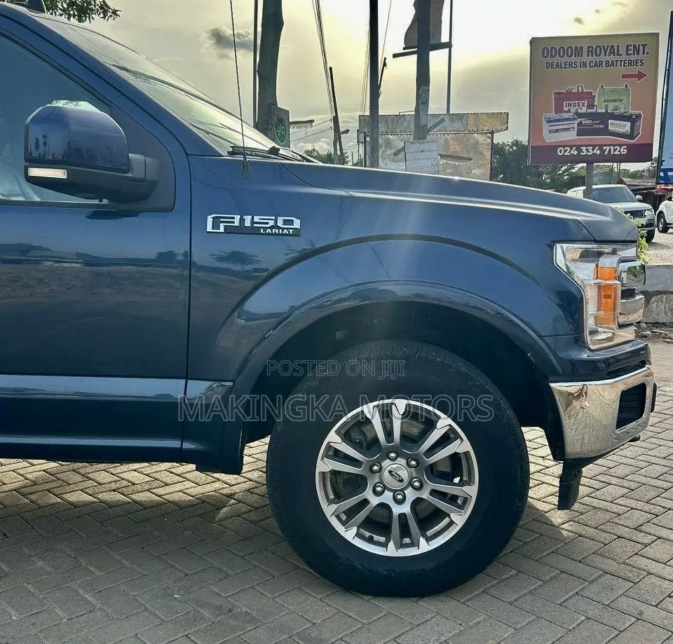Ford F-150 Limited 4x4 SuperCrew Cab Styleside 5.5 ft. box 145 in. WB Blue