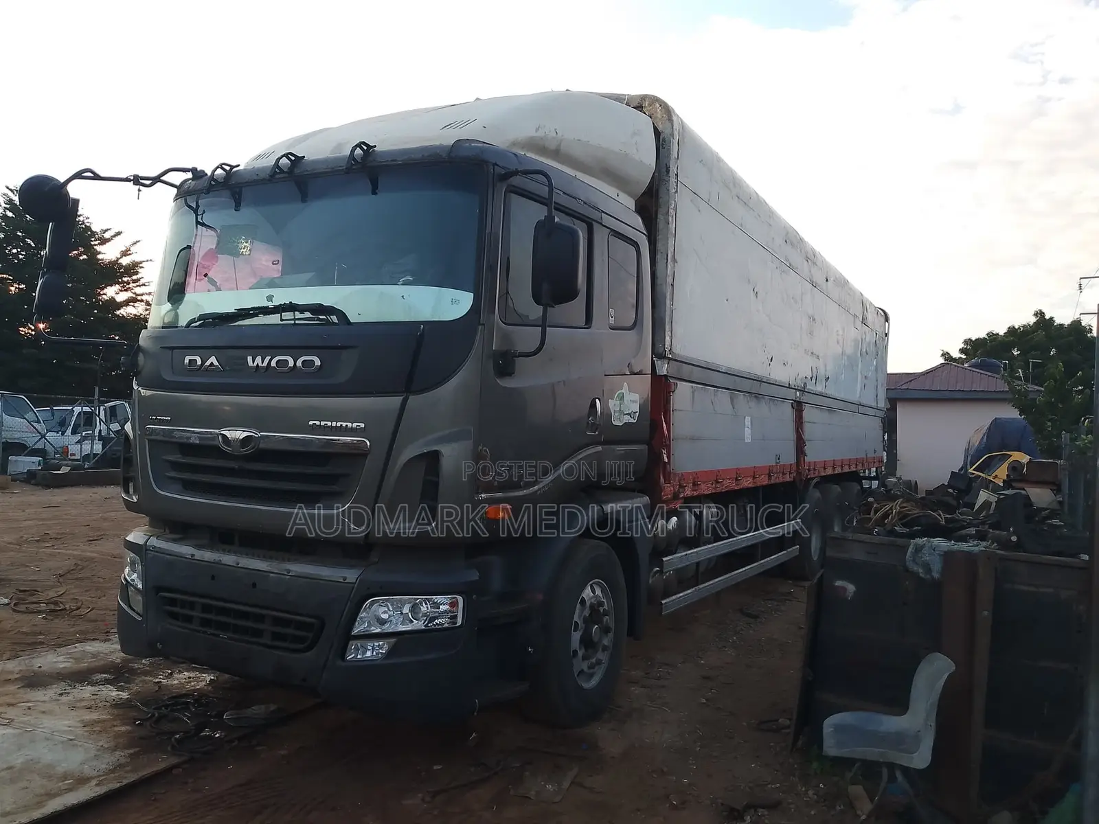 Semi-Trailer