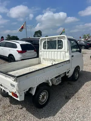 Daihatsu Delta 2001 White