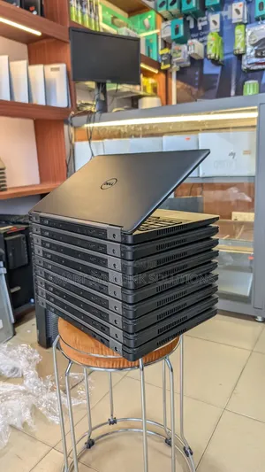 Laptop Dell Latitude E5570 8GB Intel Core i5 HDD+SSD 500GB