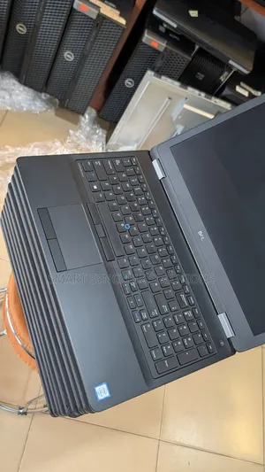 Laptop Dell Latitude E5570 8GB Intel Core i5 HDD+SSD 500GB