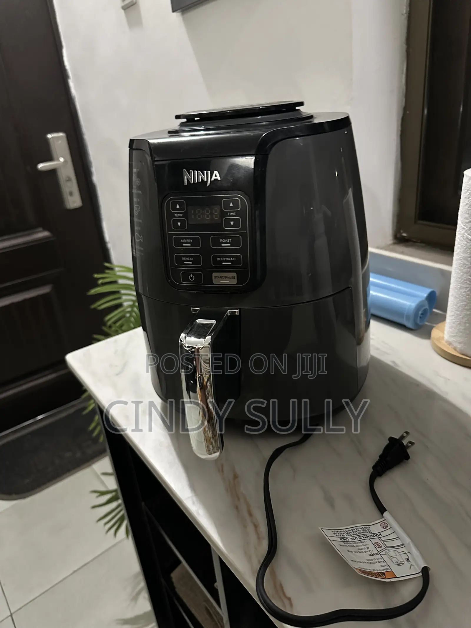 Ninja 4-in-1 Air Fryer – US 110V Used in Good Condition