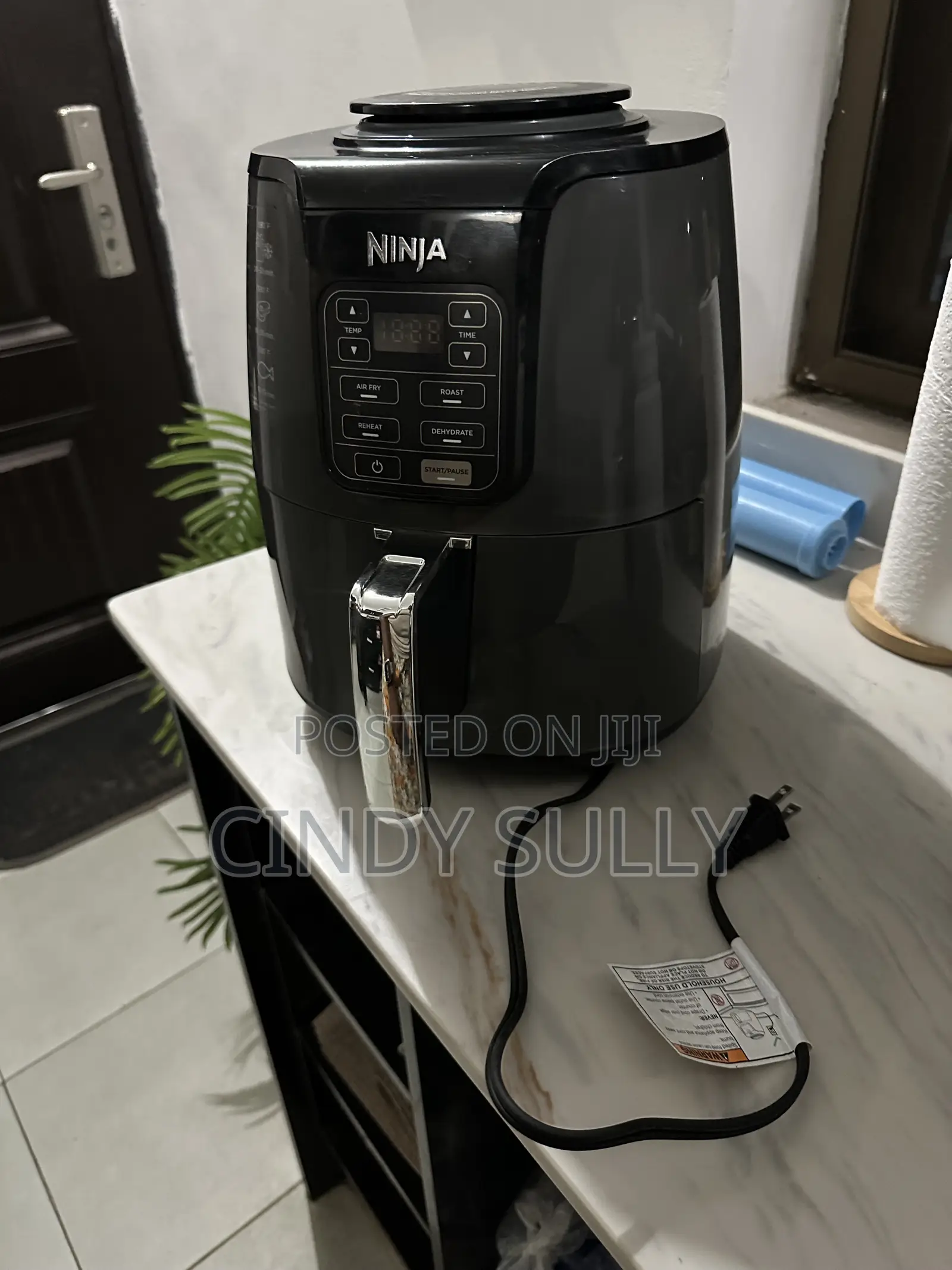 Ninja 4-in-1 Air Fryer – US 110V Used in Good Condition