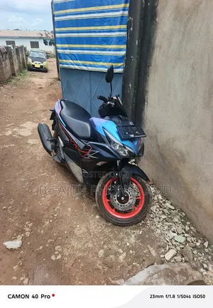 Yamaha Aerox 2025 Blue