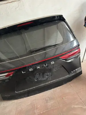 Lexus LX600 Door Trunk