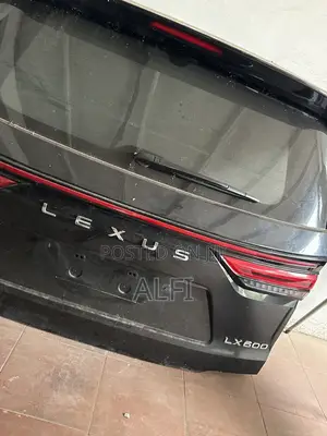 Lexus LX600 Door Trunk