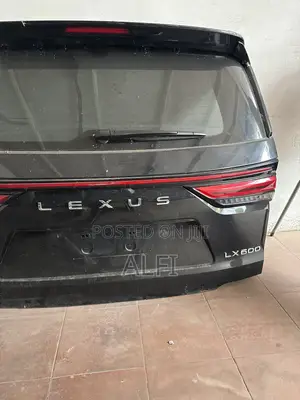 Lexus LX600 Door Trunk