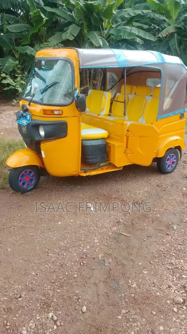 Bajaj RE 2024 Yellow