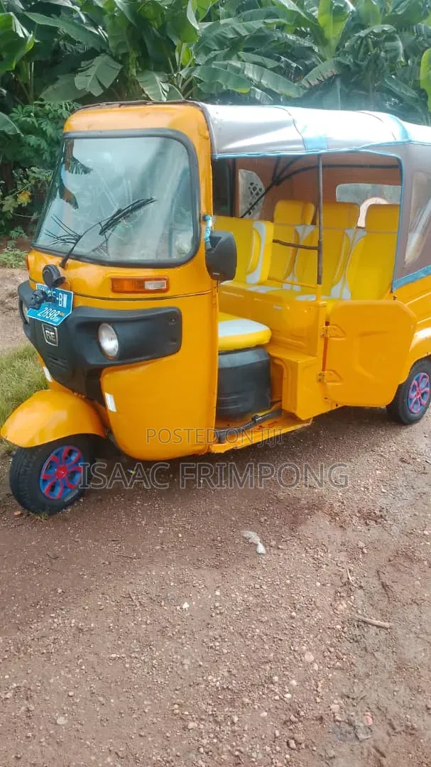 Bajaj RE 2024 Yellow