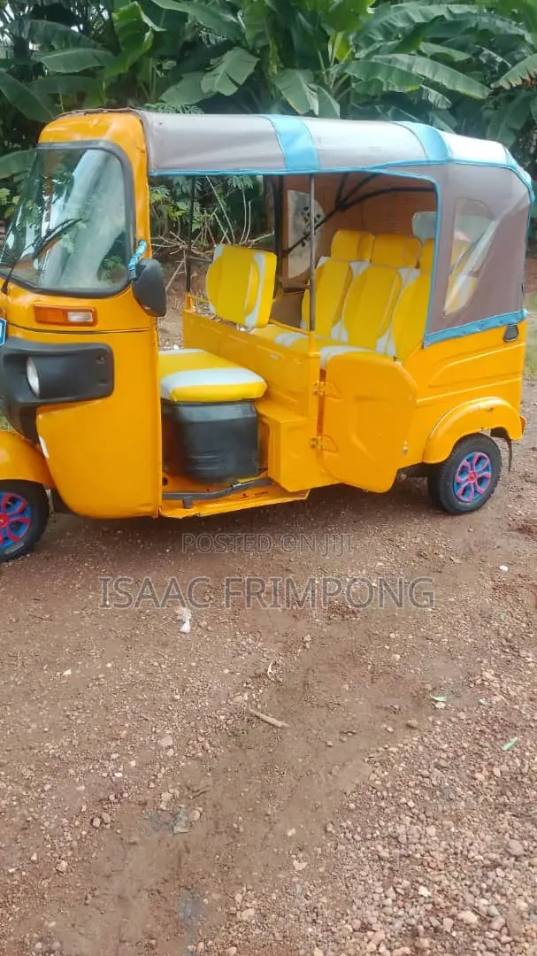 Bajaj RE 2024 Yellow