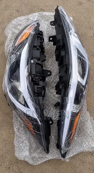 2014 Hyundai Elantra Headlight
