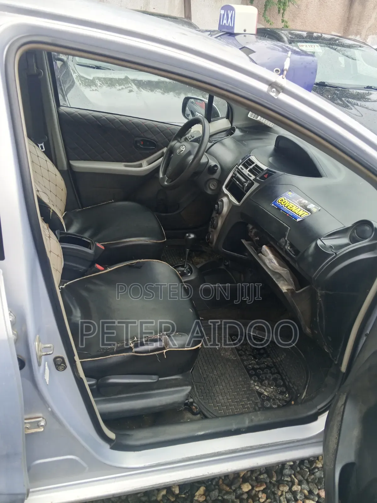 Toyota Vitz 2010 Silver