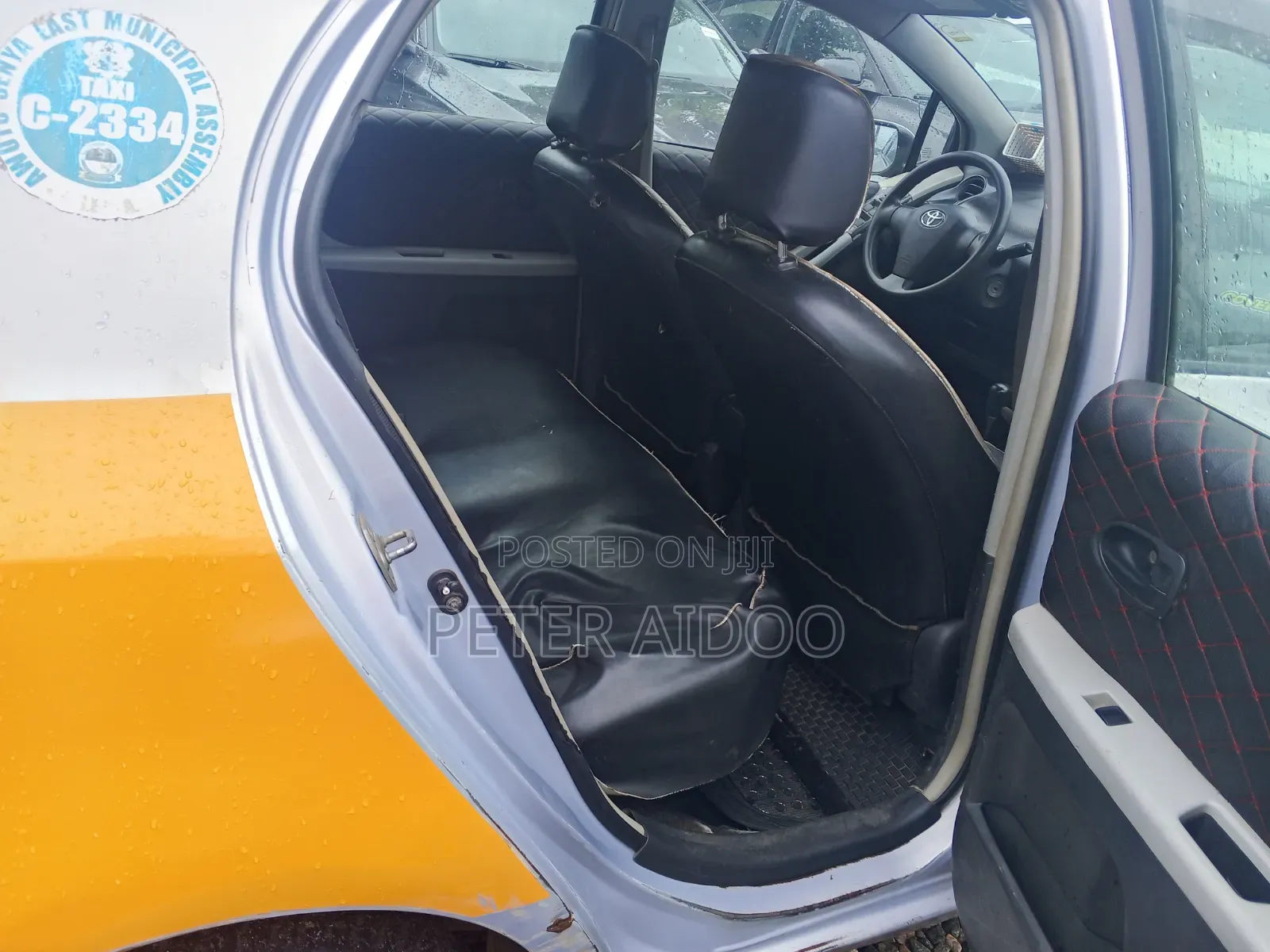 Toyota Vitz 2010 Silver