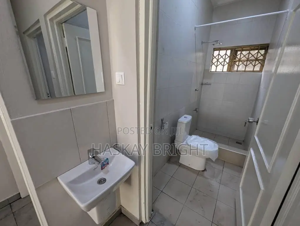 2bdrm Apartment in Achimota Cfc Estate for rent