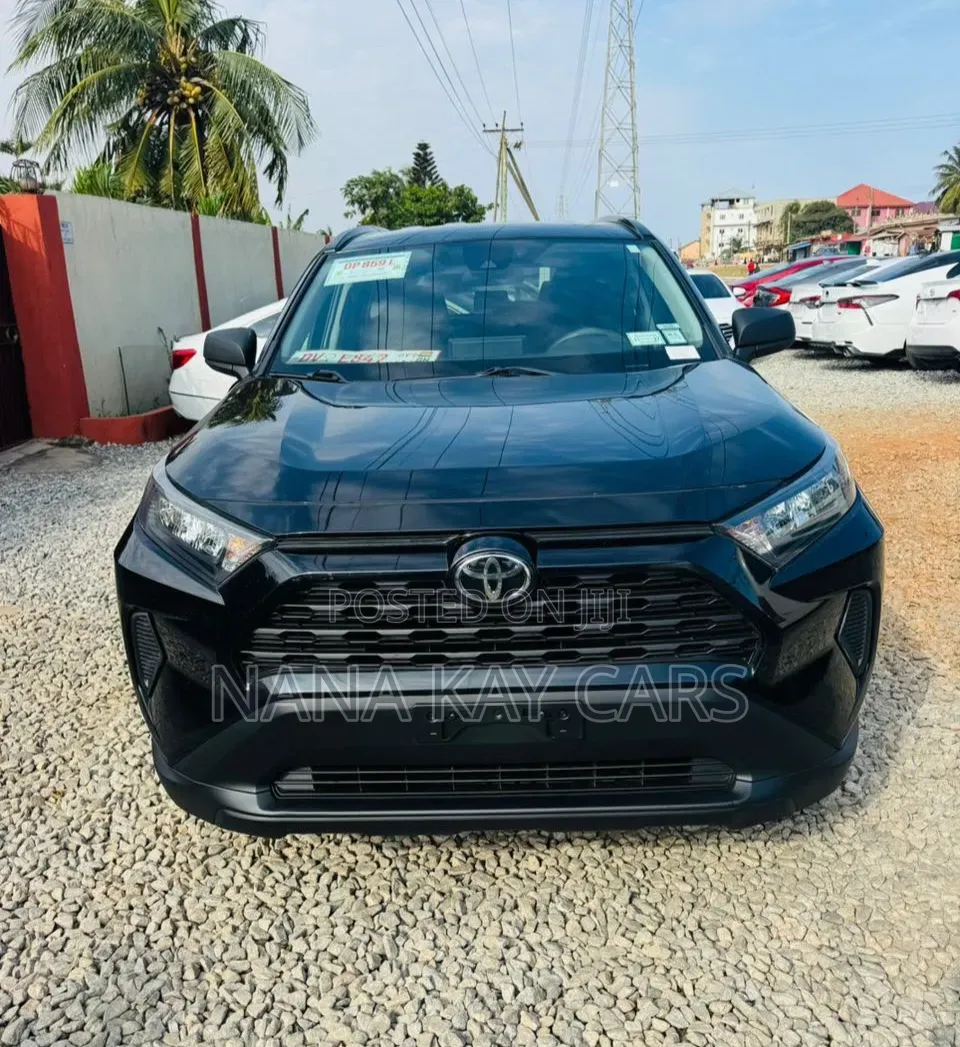 Toyota RAV4 LE 2022 Black