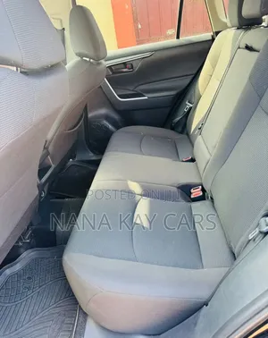 Toyota RAV4 LE 2022 Black