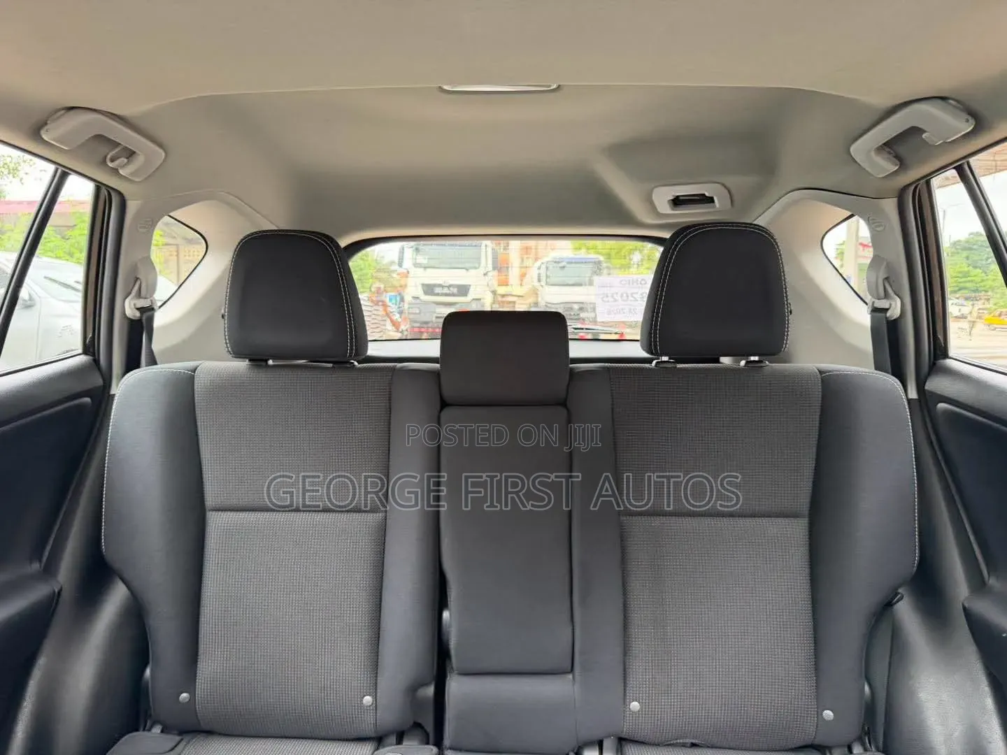 Toyota RAV4 XLE AWD (2.5L 4cyl 6A) 2017 Matt Black