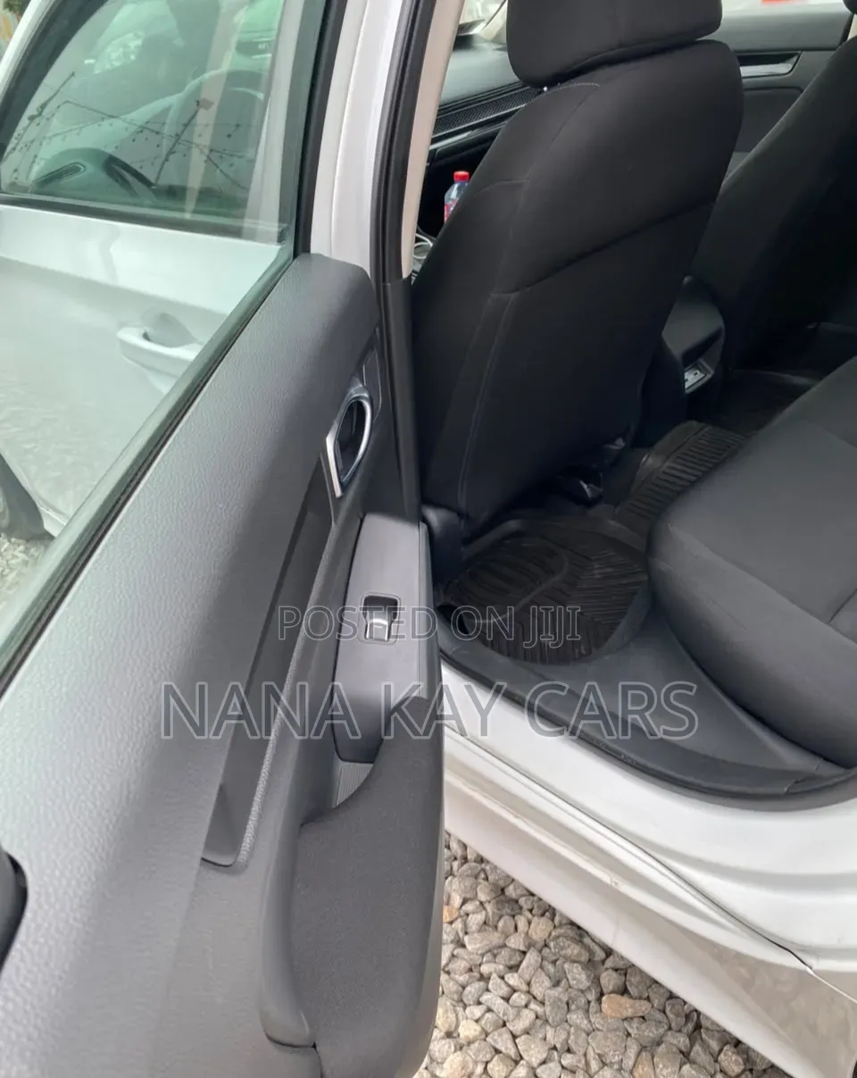 Honda Civic EX 2022 White