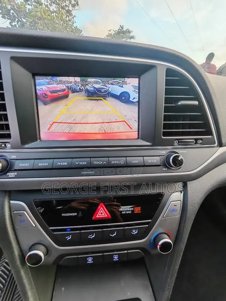 Hyundai Elantra Limited Sedan FWD (2.0L 4cyl 6A) 2017 Red