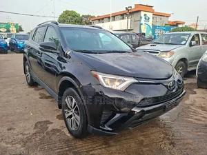 Toyota RAV4 LE FWD (2.5L 4cyl 6A) 2017 Black