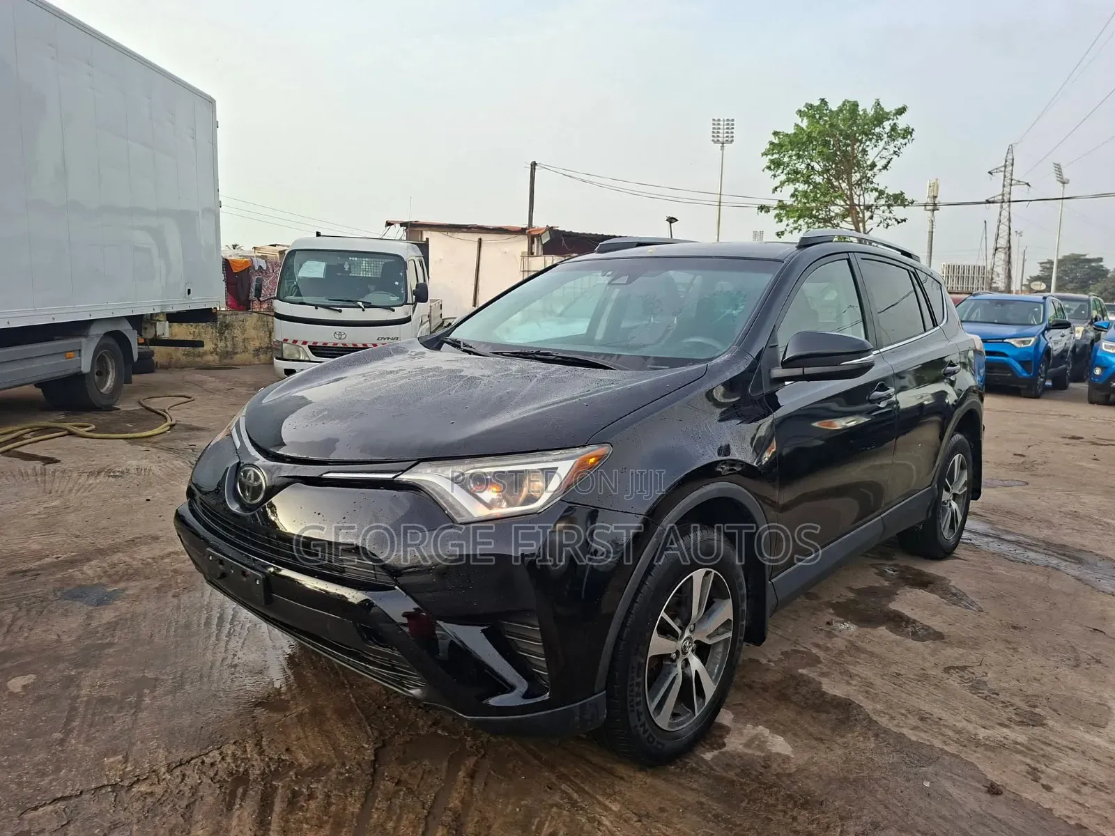 Toyota RAV4 LE FWD (2.5L 4cyl 6A) 2017 Black