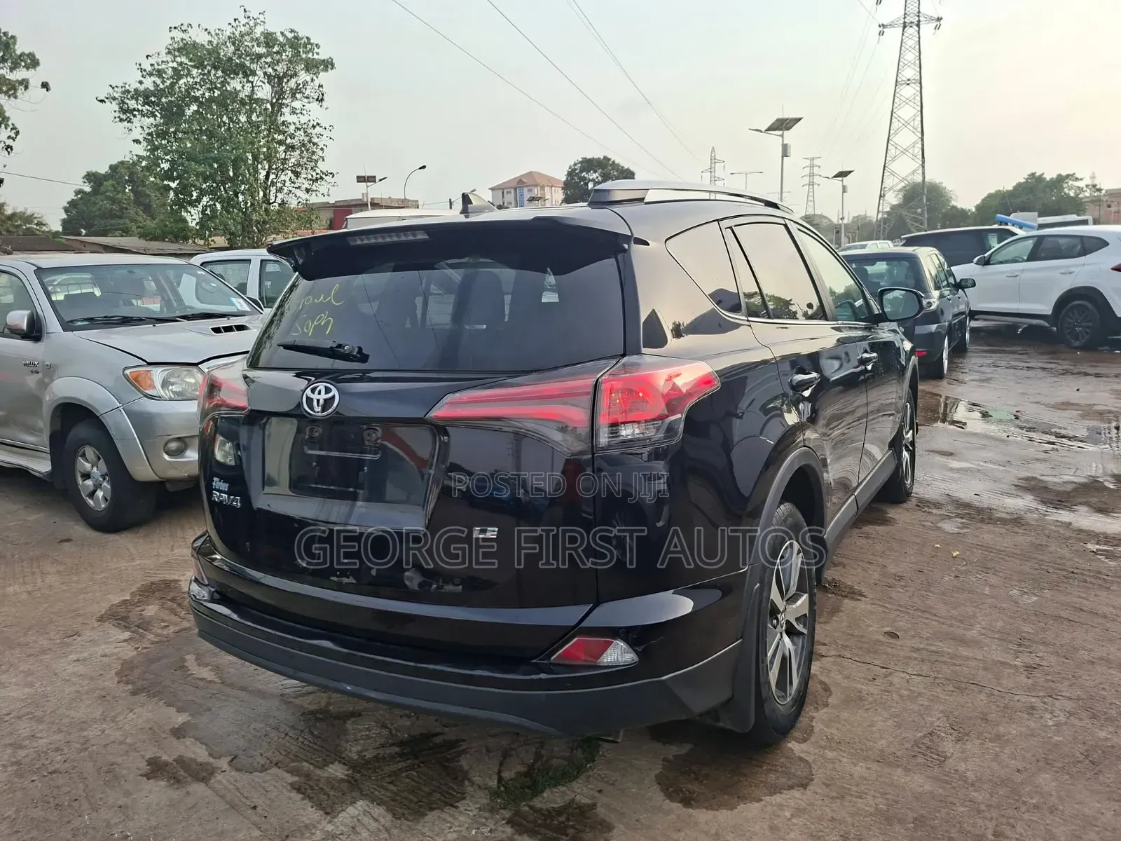 Toyota RAV4 LE FWD (2.5L 4cyl 6A) 2017 Black