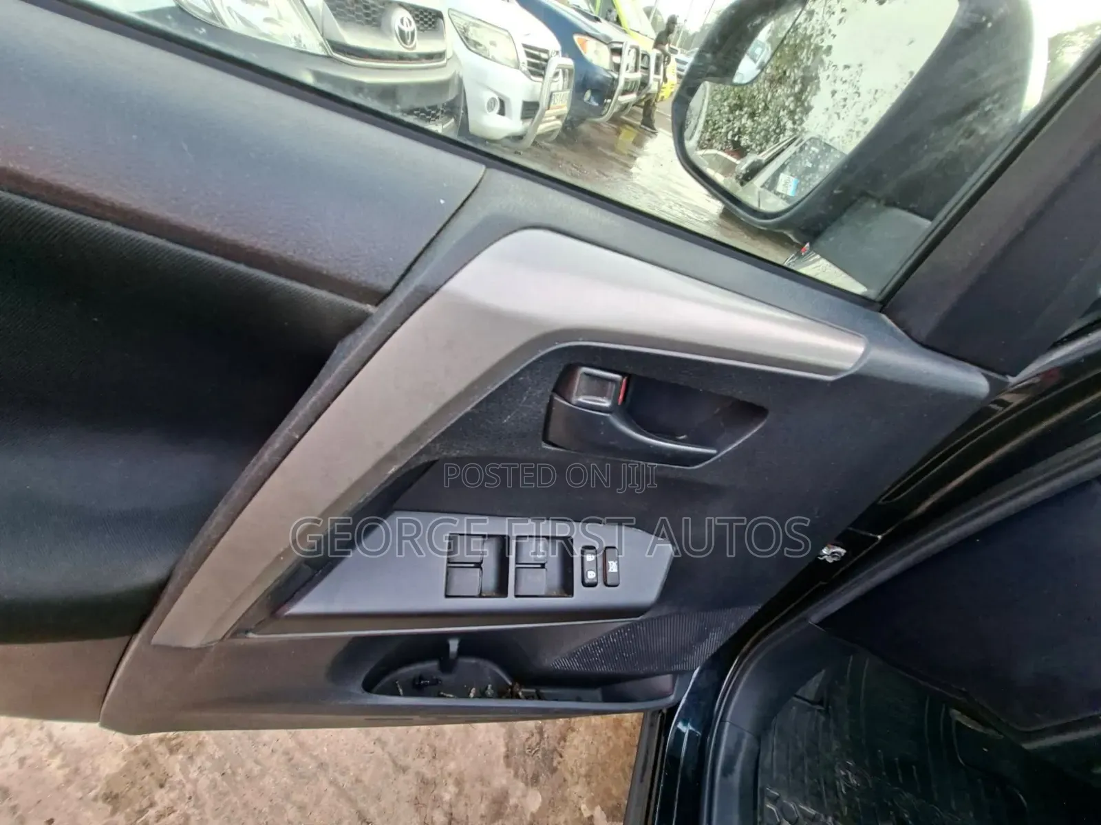 Toyota RAV4 LE FWD (2.5L 4cyl 6A) 2017 Black