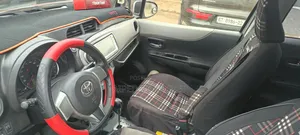Toyota Vitz 1.3 FWD 5dr 2013 Silver