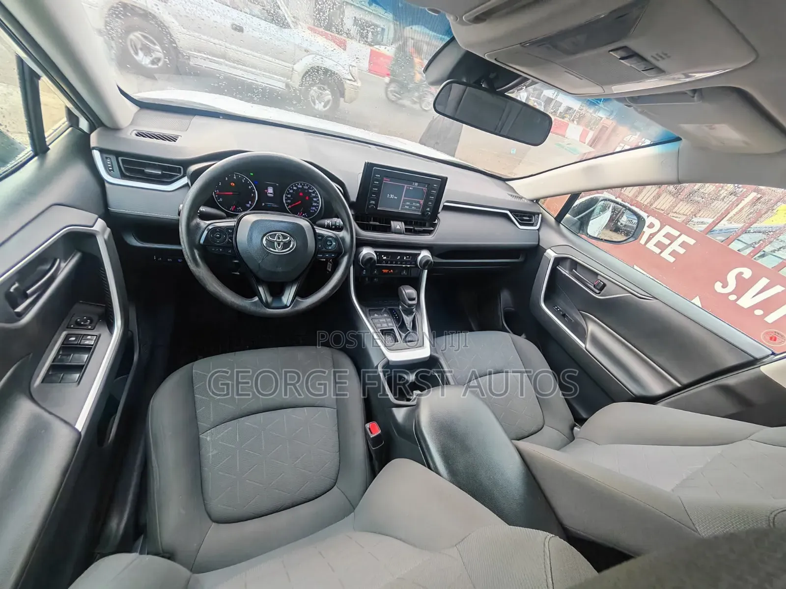 Toyota RAV4 LE AWD 2019 White