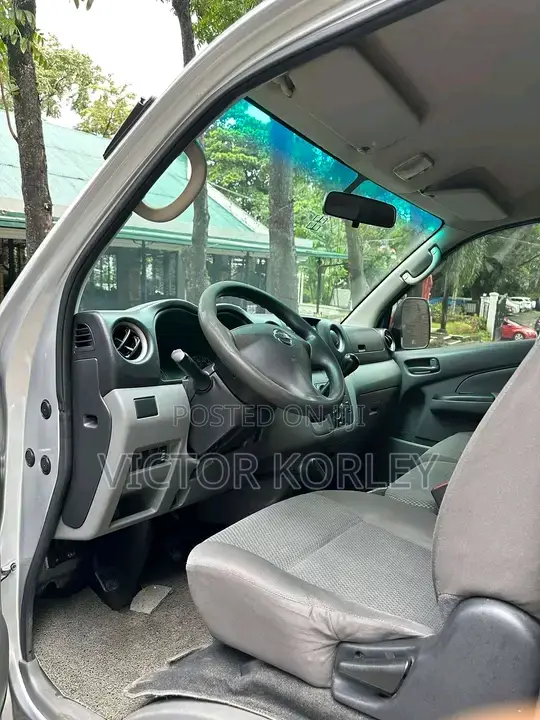 Nissan Caravan 2018 Silver