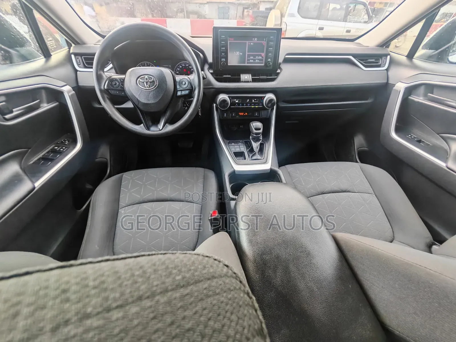 Toyota RAV4 LE AWD 2019 White