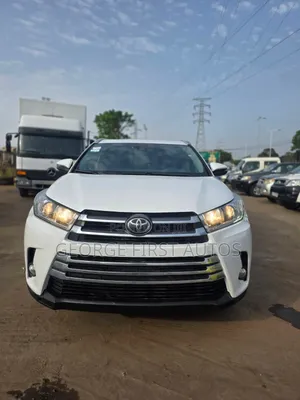 Toyota Highlander XLE 4x4 V6 (3.5L 6cyl 8A) 2018 White
