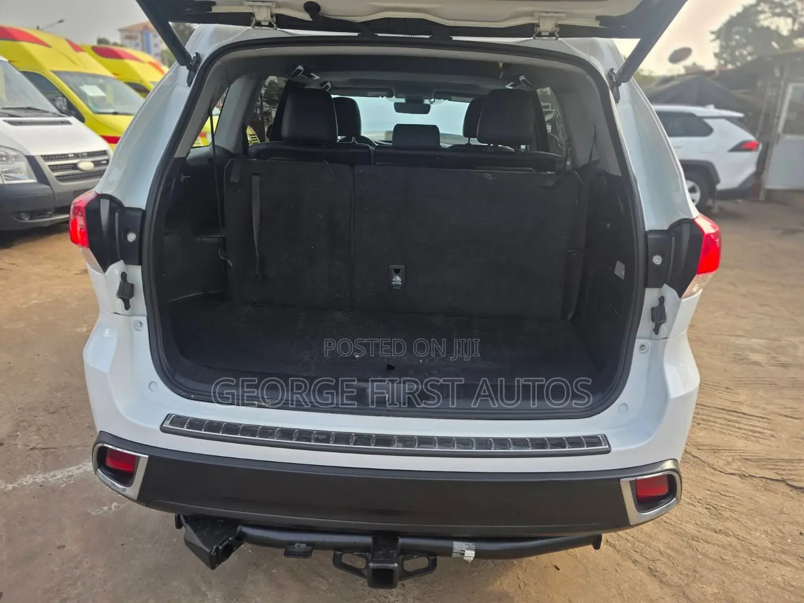 Toyota Highlander XLE 4x4 V6 (3.5L 6cyl 8A) 2018 White