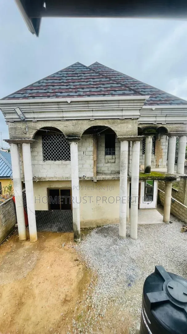 6bdrm Duplex in Ablekuma Manhean for sale