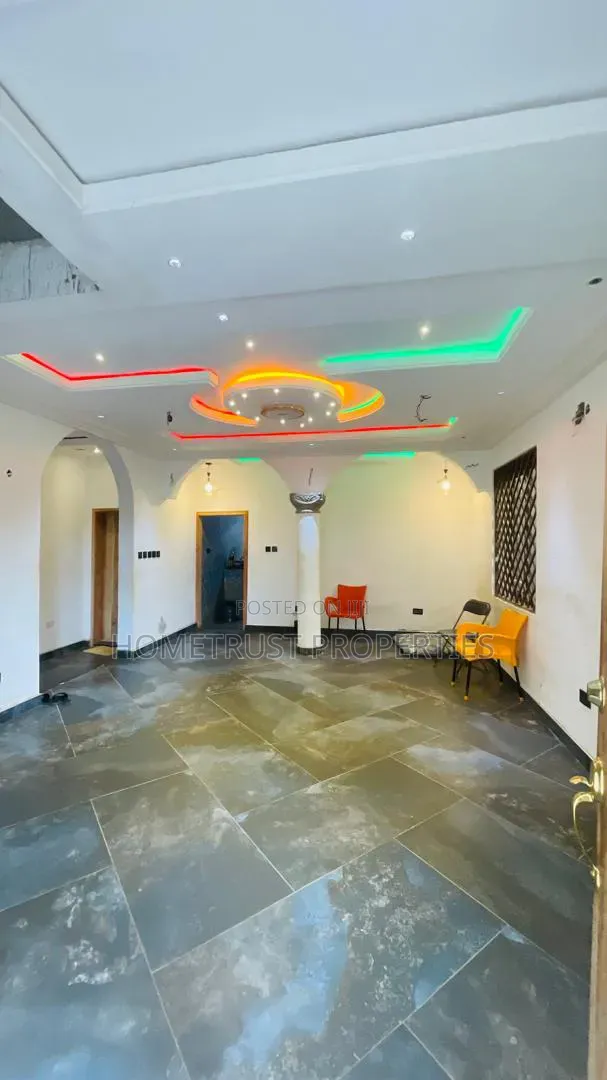 6bdrm Duplex in Ablekuma Manhean for sale