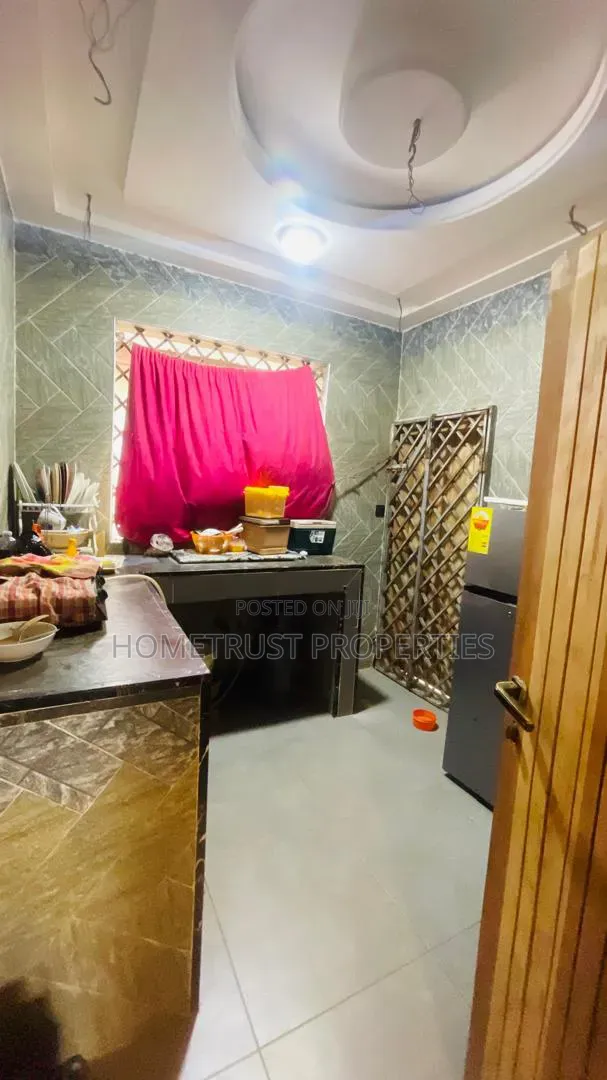 6bdrm Duplex in Ablekuma Manhean for sale