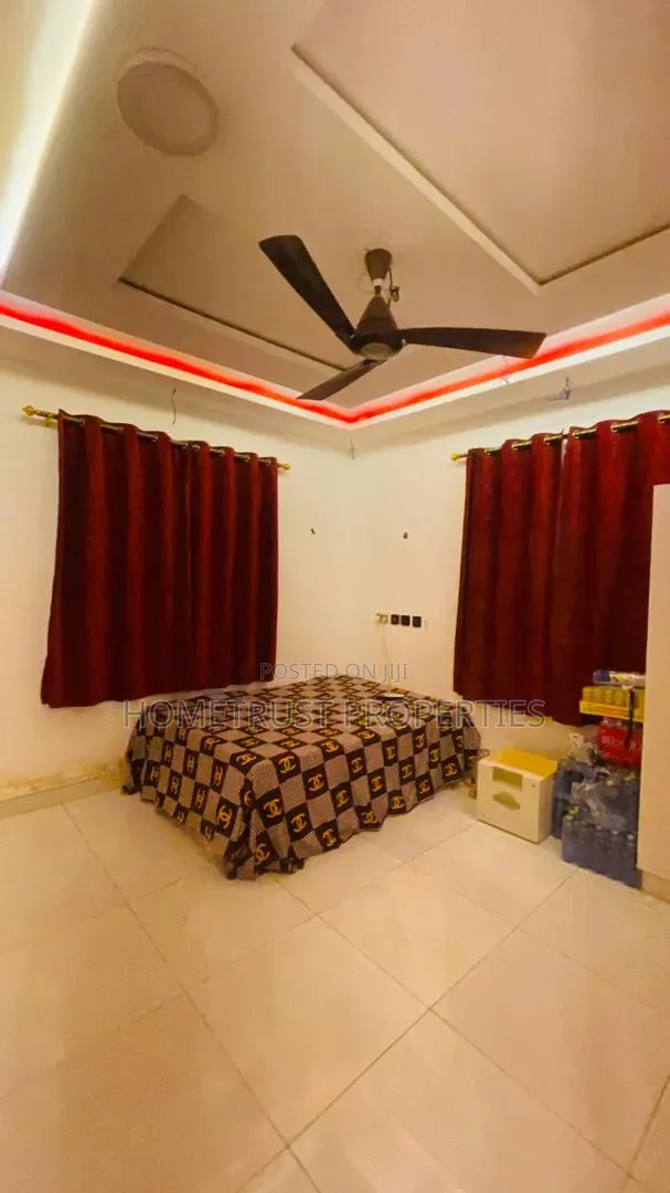 6bdrm Duplex in Ablekuma Manhean for sale