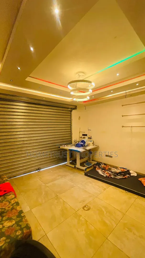 6bdrm Duplex in Ablekuma Manhean for sale