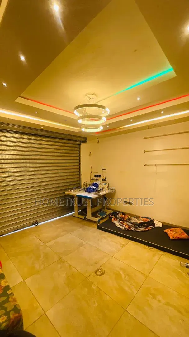 6bdrm Duplex in Ablekuma Manhean for sale