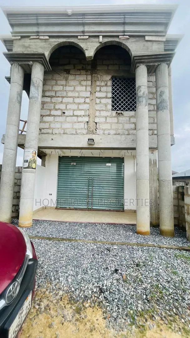 6bdrm Duplex in Ablekuma Manhean for sale