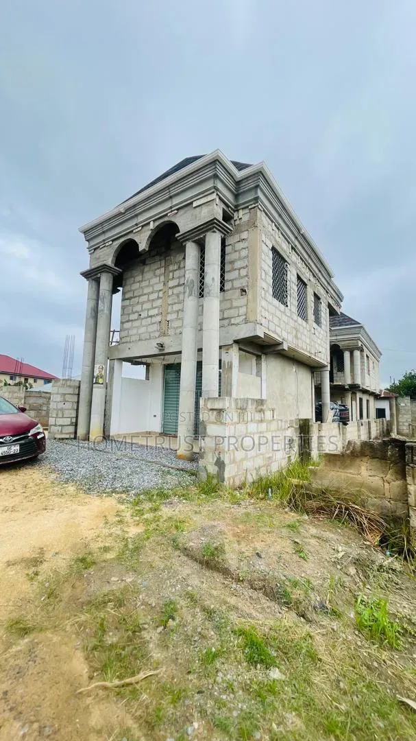 6bdrm Duplex in Ablekuma Manhean for sale